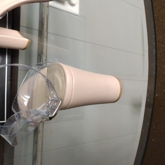 NIB Qupid Homecoming Clear strap heel size 6 - Picture 3 of 10